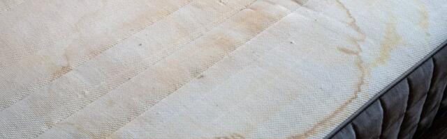 Žute mrlje na dušeku nestaju momentalno - sve što vam treba već imate u kuhinji