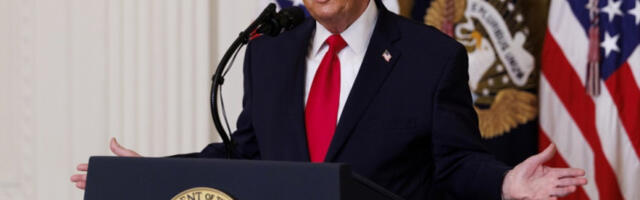 Унутрашње размирице Беле куће обликују Трампове поруке о рату у Ирану