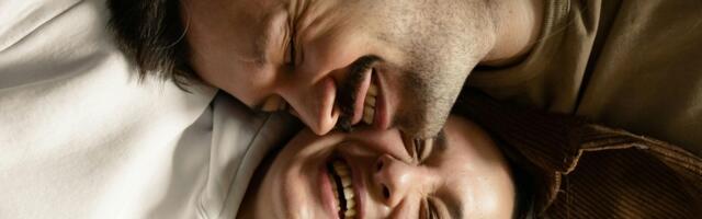 Zagrljaj od 20 sekundi: Kako jedan pokret noću obara stres i popravlja kvalitet sna