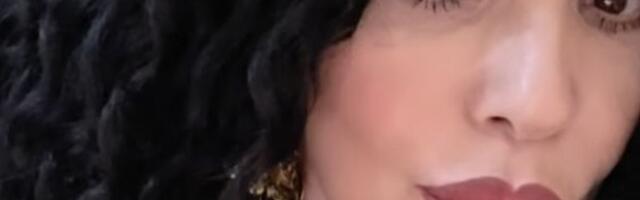 Lidija Vukićević (63) u čipki utegla dekolte, pa ga usnimila u prvom kadru: Mreže gore zbog glumice