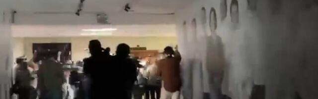 Pucnjava u parlamentu zbog izručenja Hagu: Poslanik neće da se preda, stižu snimci haosa u Manili (VIDEO)