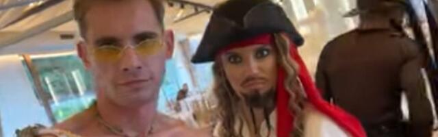 Barbara Bobak opet dokazala da je kraljica zabave: Proslavlja rođendan maskirana u Pirata sa Kariba mreže gore