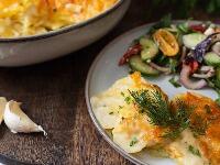 Carski krompir iz rerne: Recept za najhrskaviji krompir sa tajnim prelivom