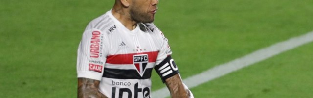 Evo atrakcije na tržištu: Dani Alves raskida sa Sao Paulom i želi u Premijer ligu