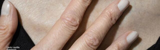 Trijumf „Tri boje cvekle“ na 31. Tuzlanskim pozorišnim danima: Blistava strana tuge i veličanje života