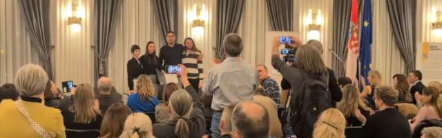 Ustaše nagradile izdajnike: Da li su ovo ovacije za rušenje Srbije? (VIDEO)