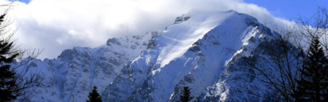 Туристи из Молдавије заробљени због мећаве на румунској планини