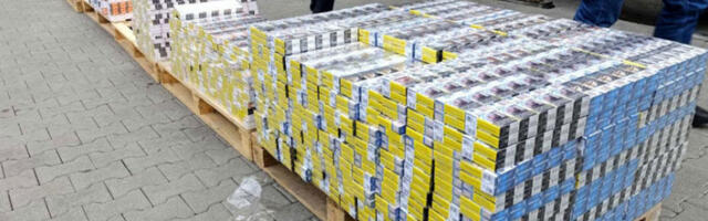 У дуплом дну камиона пронађене цигарете вредне 2,3 милиона динара