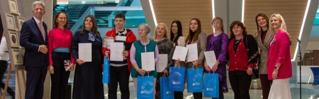 Dodeljene nagrade najboljim autorima na 11. žiriranoj izložbi "100 žena - 100 minijatura"