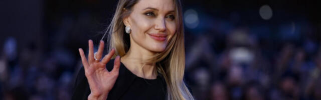 ​Анђелина Џоли у Аришу пружа подршку Палестинцима