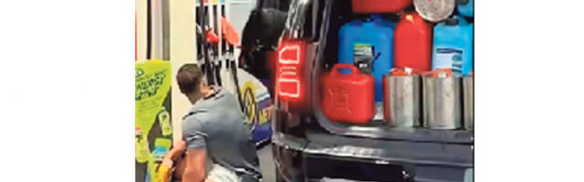 Паника због несташице горива и могућег поскупљења хране