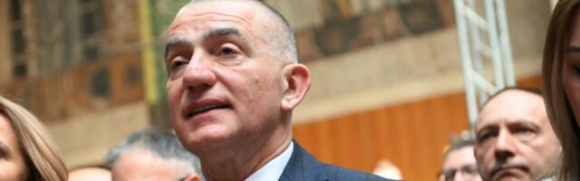 Ministar Vujić čestitao Vaskrs patrijarhu Porfiriju i vernicima