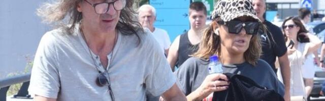 Rale oko Ane skače u gaćama: Kućni snimak osvanuo na mrežama - Pevačica ga strasno ljubi