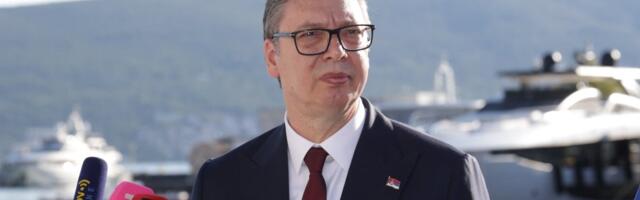 "Obično na tarabama svašta piše ali se niko ne zaleće!" Vučić iz Tivta poslao moćnu poruku: Uvek ćemo biti braća (VIDEO)
