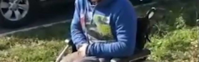 Policija na Novom Beogradu privela lažnog prosjaka koji je na bizaran način varao Beograđane