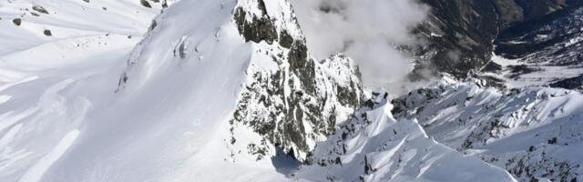 OSTAVIO DEVOJKU SAMU NA VRHU PLANINE, SMRZLA SE DO SMRTI: Horor u Austriji, alpinista optužen za ubistvo iz nehata: "Ostavio ju je iscrpljenu i hipotermičnu"