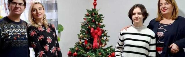 Gimnazijalci velikog srca: Novogodišnji paketići za decu iz Sigurne kuće