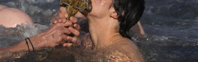 ZNAMO ZA OBIČAJE ZA BOGOJAVLJENSKU NOĆ, ALI I OVE DANAS TREBA ISPOŠTOVATI! Za neudate devojke vezuje se posebno verovanje!