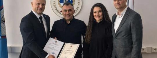 JAČAJU SARADNJU! Direktor policije Republike Srpske uručio zahvalnice Nacionalnom timu za ilegalne laboratorije MUP Srbije (foto)