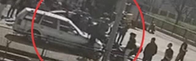 BLOKADERI NAPALI PENZIONERA! Nezapamćeno iživljavanje - supruga preplašena u automobilu, ovo je nečuveno! (VIDEO)