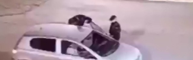 Daje gas, vuče policajca, pravi udes i skoro se prevrće sa autom: Bahata vožnja lika iz Beograda razbesnela Srbe
