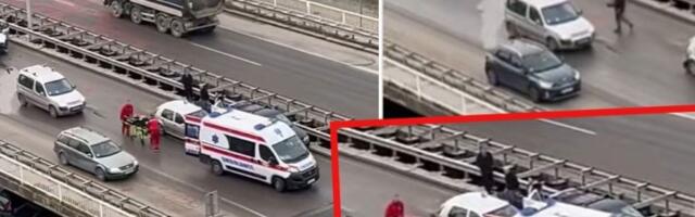 SILOVIT SUDAR NA MOSTU SLOBODE U NOVOM SADU! Ima povređenih, Hitna pomoć na terenu! (VIDEO)