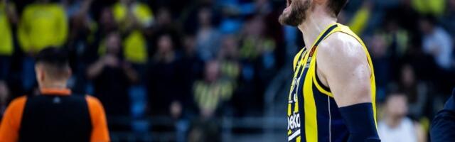 Fener i Gudurić srušili Alimpijevića: Na pobedu od titule