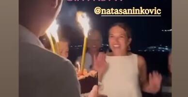 NATAŠA NINKOVIĆ PROSLAVILA ROĐENDAN Glumica zasenila sve u belom, pa se veselila do sitnih sati: Zavirite na gala slavlje (FOTO)