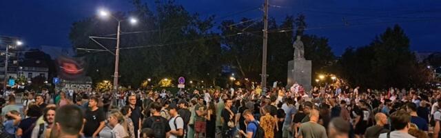 "Šetamo kerove“: Studenti i građani se okupljaju kod Vukovog spomenika