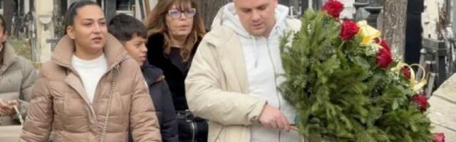 SCENA SA DŽEJEVOG POMENA KIDA DUŠU: Ćerke se pojavile na groblju, a pogledajte kako je UNUK reagovao!