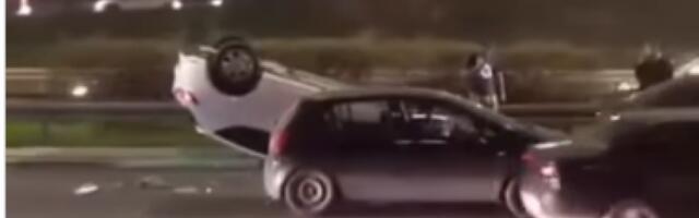 TOTALNI HAOS KOD GAZELE! Auto se prevrnuo usred špica – Beograd stao! (VIDEO)