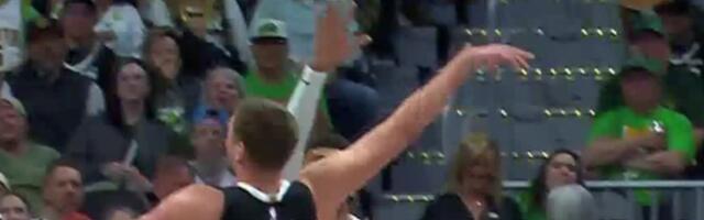Nikola Jokić je izveo ludačku asistenciju - bez gledanja! /VIDEO/