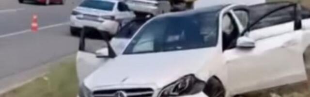 Povređene 4 osobe u udesu na autoputu, među njima i deca (VIDEO)