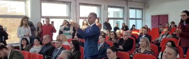 Haos u Nišu: Vladajuća koalicija rešila da ne drži sednicu (VIDEO)