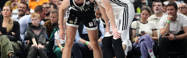 DAVIS BERTANS JE JOŠ UVEK MILJENIK GROBARA: „Lep je osećaj kada ovi klinci, koji nisu ni bili rođeni kad sam ja igrao ovde, traže slike“