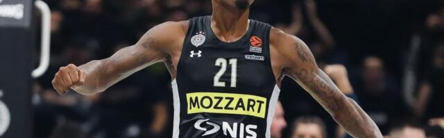 CRNO-BELO MU JE SUĐENO: Vraća se Džejms Naneli?