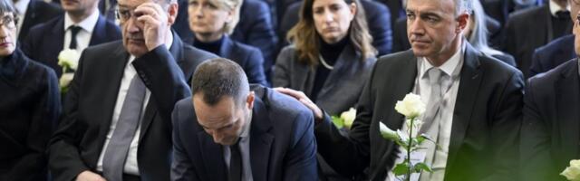 Održan komemorativni skup posvećen žrtvama požara u baru u Kran-Montani, jedan od vlasnika lokala zadržan u pritvoru