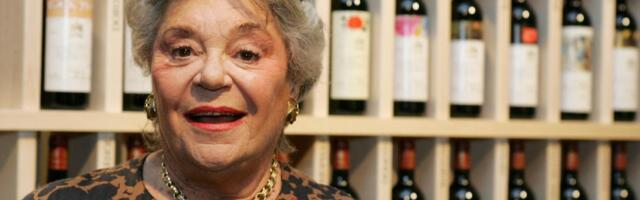 "Ona ponosno nosi oko vrata lik demona Bafometa" Članica moćne porodice Rotšild nosila ogrlice sa figurom satane? "Stalno nam pokazuju ko su"