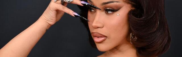 Kardi Bi pala usred nastupa: O njenoj reakciji bruji ceo internet "Hoće li neko ovo da reši"