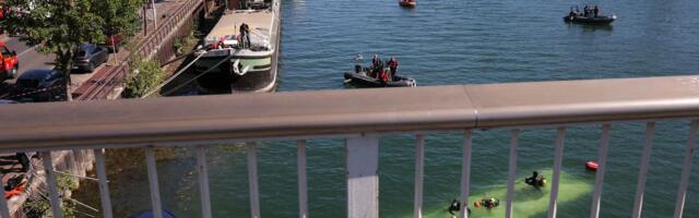 Gradski autobus sleteo u reku, povukao i automobil za sobom: Užas u Francuskoj