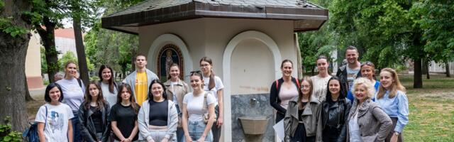 Mladi iz Kikinde i volonteri kompanije Grundfos mapirali javne česme radi jačanja otpornosti zajednice na klimatske promene