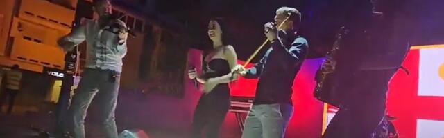 Promocija Sabora u Tivtu - posetioci zanemeli pred violinama, harmonikašima i srpskim pevačima