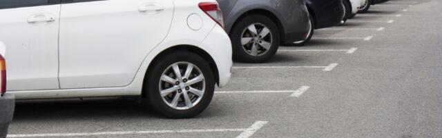 Ovako se najbolje parkira u rikverc! Instrukor vožnje otkriva svoju tajnu caku (VIDEO)