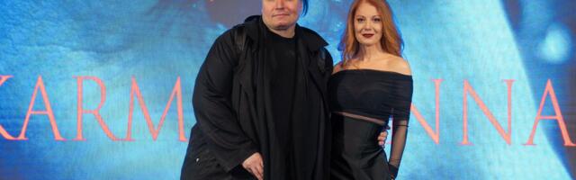 Ovacije i smeh na „Karmadoni“, horor satiri o našoj sistemskoj pokvarenosti, kriminalu i pravdi, oduševljenje crno – belim „Izletom“