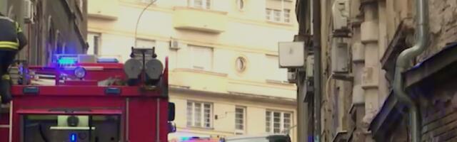 Ватра захватила поткровље зграде на Савском венцу, пожар угашен