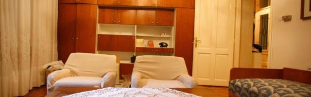 Bogdan je ušao u 10 identičnih stanova u zgradi iz 1966. i zajedno sa stanarima ih fotografisao: O prizorima bruji svet