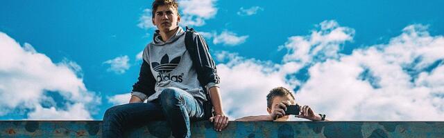 EU optužuje kompaniju Meta da ne sprečava deci mlađoj od 13 godina pristup Fejsbuku i Instagramu