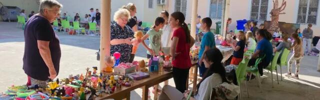 Dečija pijaca u Kikindi: Letnja tradicija okuplja generacije mališana