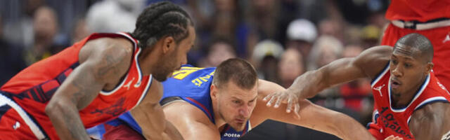 NBA LIGA OVO NE PAMTI Sramna provokacija za Nikolu Jokića, pogledajte šta je Srbina dočekalo u Los Anđelesu (FOTO)