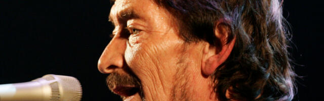 PROROČKA ZAOSTAVŠTINA PREMINULOG BRITANSKOG ROKERA: Svetski hit stvoren kad ga je ritam brisača u saobraćajnoj gužvi odveo u trans!